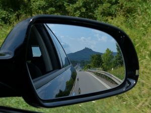 rear-mirror-167581_640 (1)